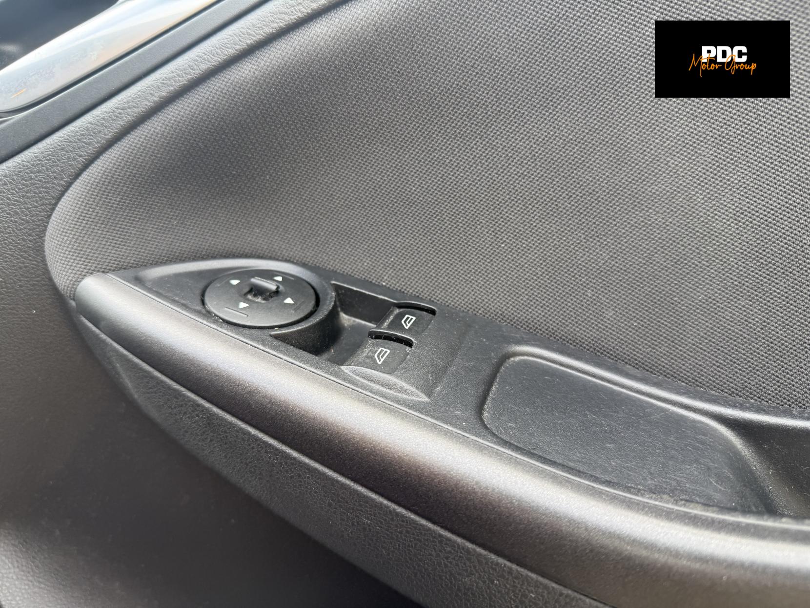 Ford Focus 1.0T EcoBoost ST-Line Hatchback 5dr Petrol Auto Euro 6 (s/s) (125 ps)