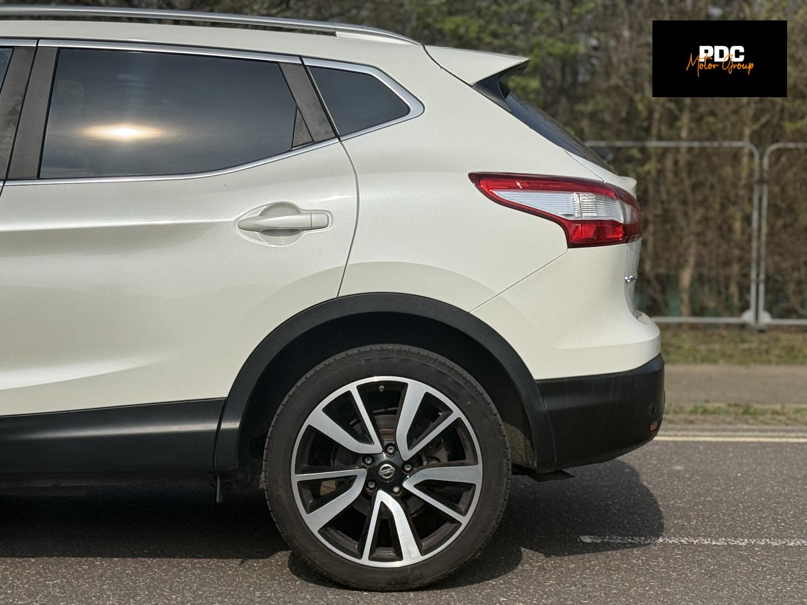 Nissan Qashqai 1.6 dCi Tekna SUV 5dr Diesel XTRON 2WD Euro 6 (s/s) (130 ps)