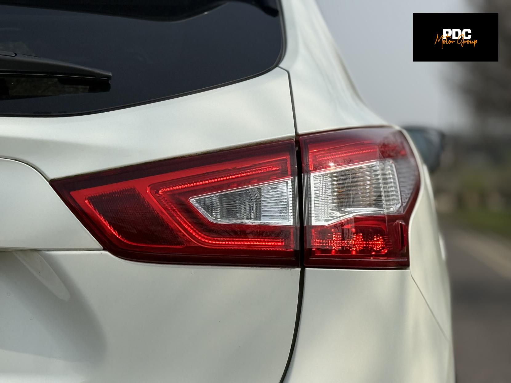 Nissan Qashqai 1.6 dCi Tekna SUV 5dr Diesel XTRON 2WD Euro 6 (s/s) (130 ps)