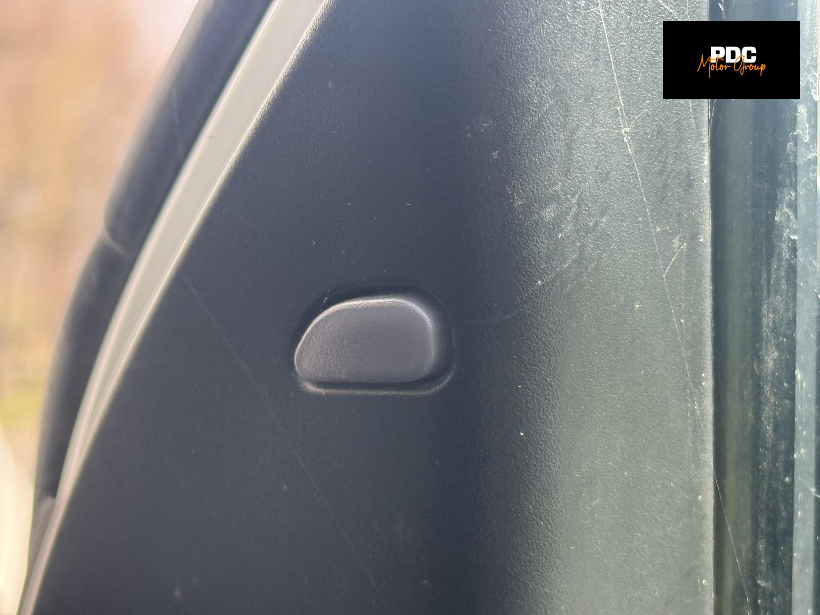 Nissan Qashqai 1.6 dCi Tekna SUV 5dr Diesel XTRON 2WD Euro 6 (s/s) (130 ps)