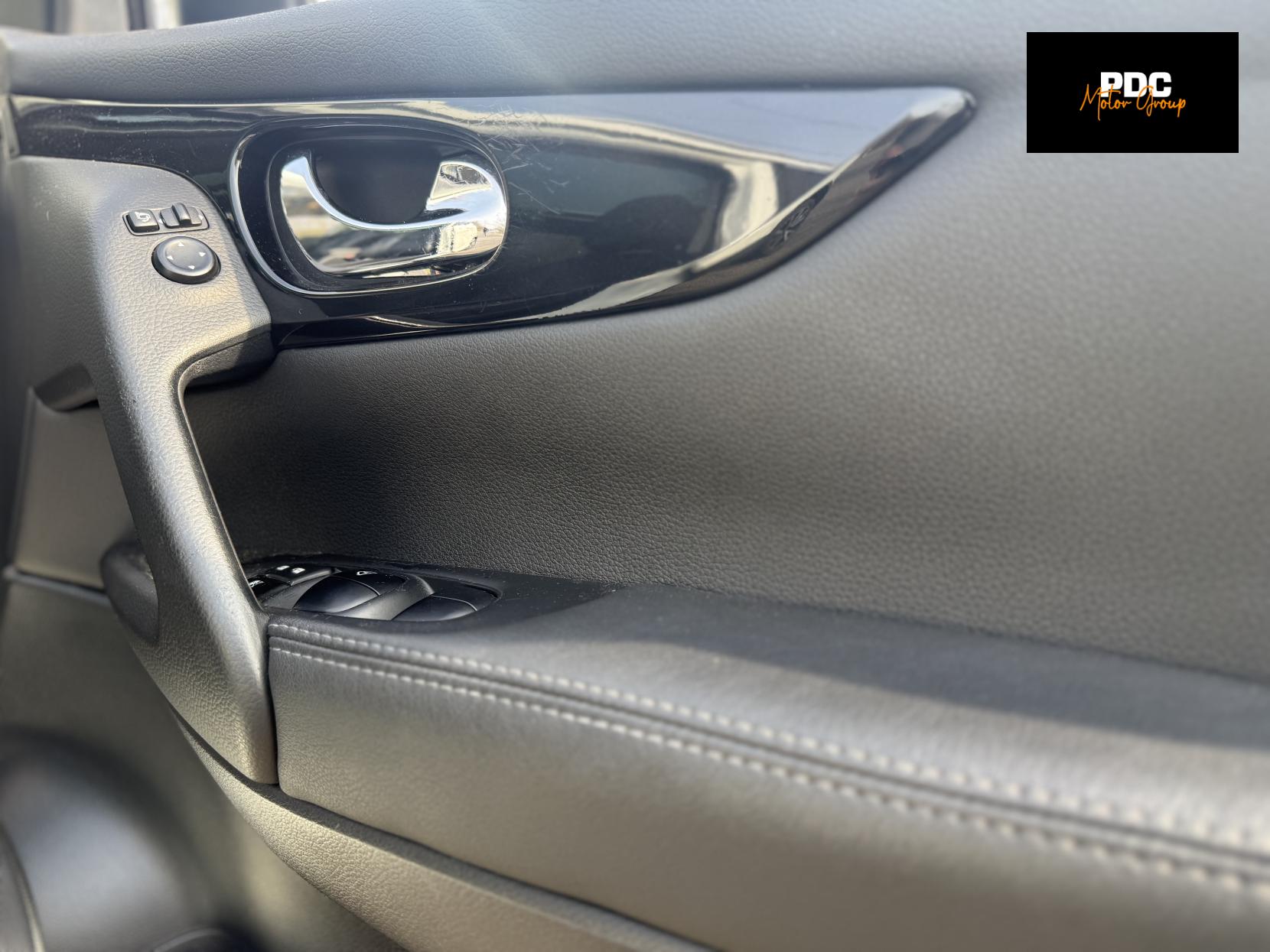 Nissan Qashqai 1.6 dCi Tekna SUV 5dr Diesel XTRON 2WD Euro 6 (s/s) (130 ps)