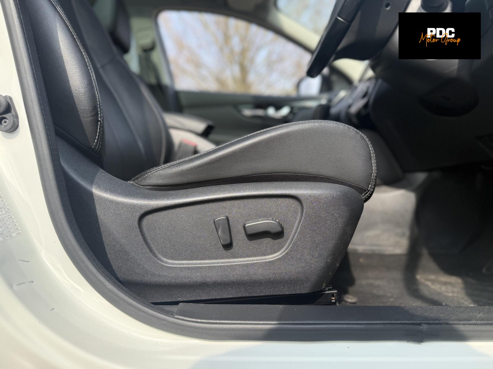 Nissan Qashqai 1.6 dCi Tekna SUV 5dr Diesel XTRON 2WD Euro 6 (s/s) (130 ps)