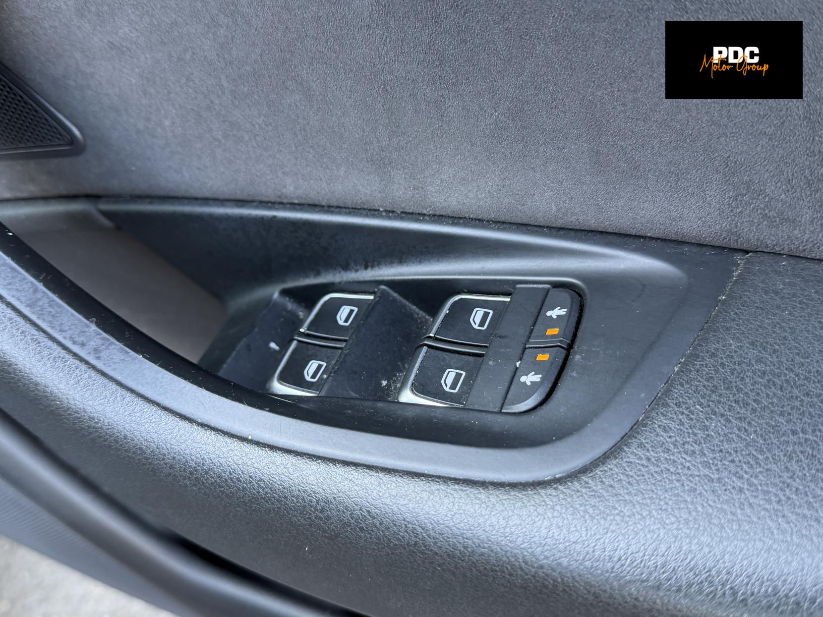 Audi A6 Avant 2.0 TFSI Black Edition Estate 5dr Petrol S Tronic quattro Euro 6 (s/s) (252 ps)