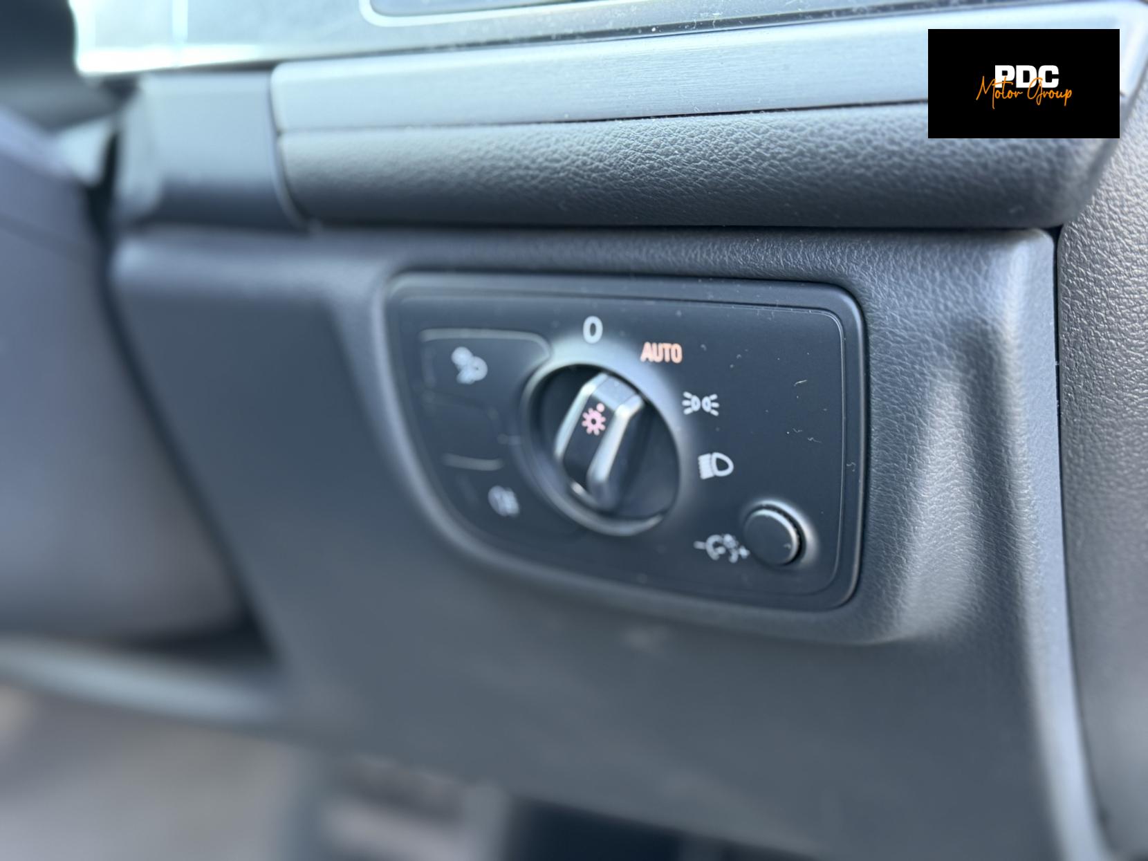 Audi A6 Avant 2.0 TFSI Black Edition Estate 5dr Petrol S Tronic quattro Euro 6 (s/s) (252 ps)