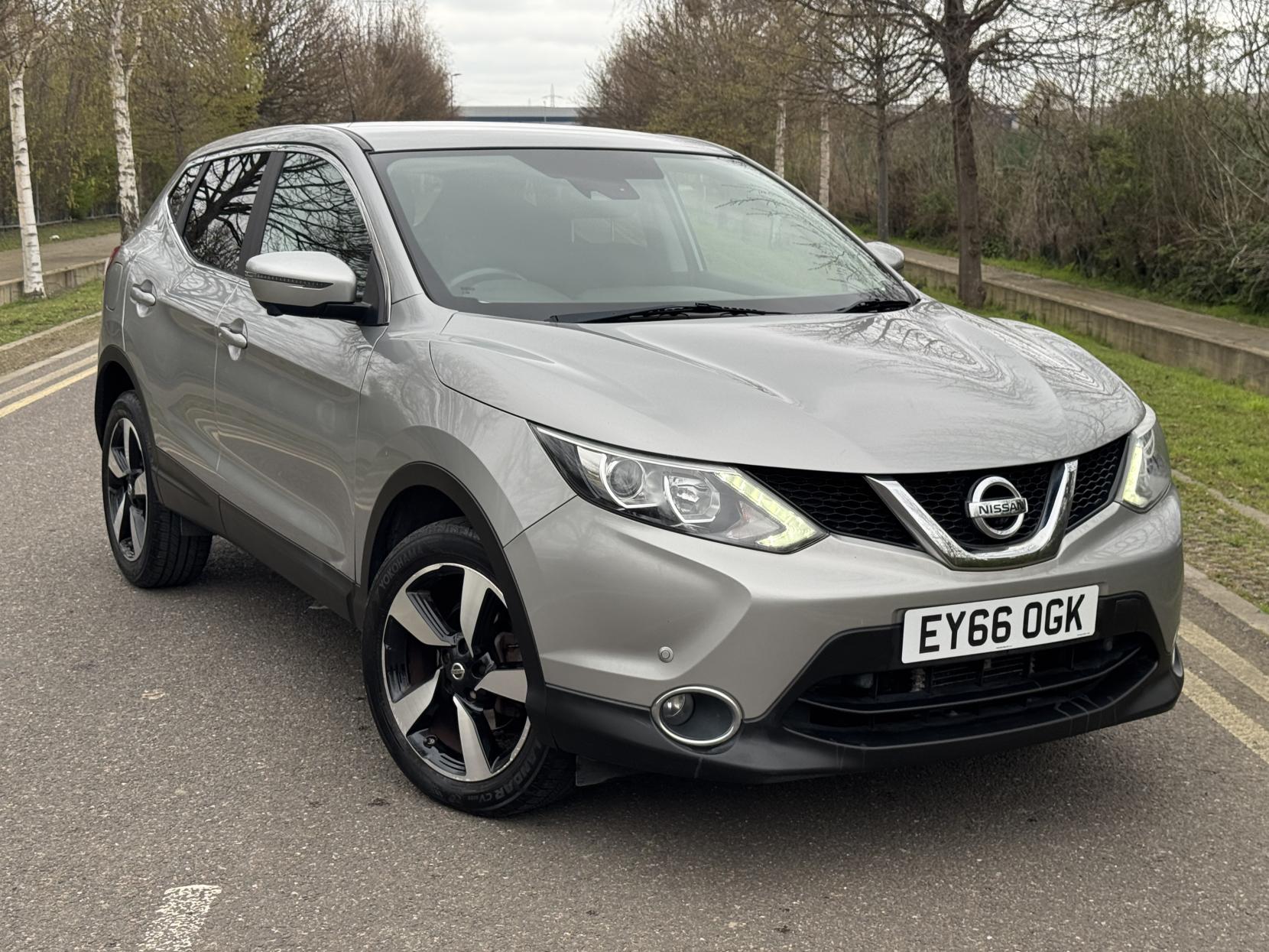 Nissan Qashqai 1.2 DIG-T N-Connecta SUV 5dr Petrol XTRON 2WD Euro 6 (s/s) (115 ps)