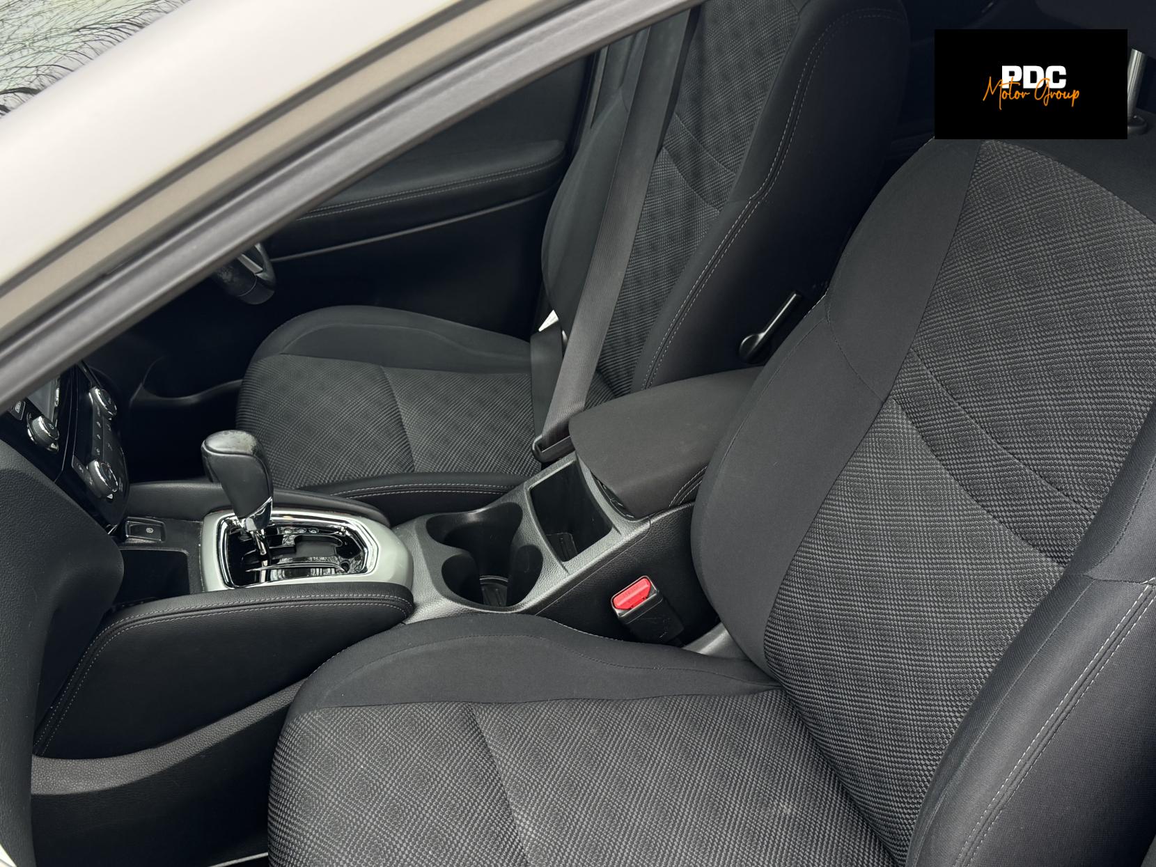 Nissan Qashqai 1.2 DIG-T N-Connecta SUV 5dr Petrol XTRON 2WD Euro 6 (s/s) (115 ps)