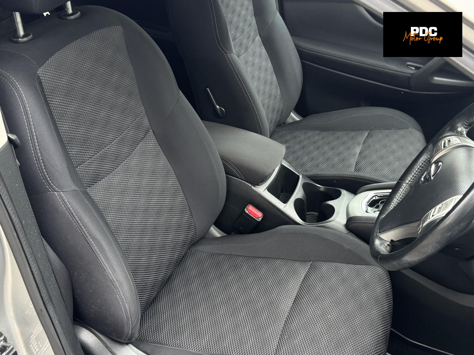 Nissan Qashqai 1.2 DIG-T N-Connecta SUV 5dr Petrol XTRON 2WD Euro 6 (s/s) (115 ps)