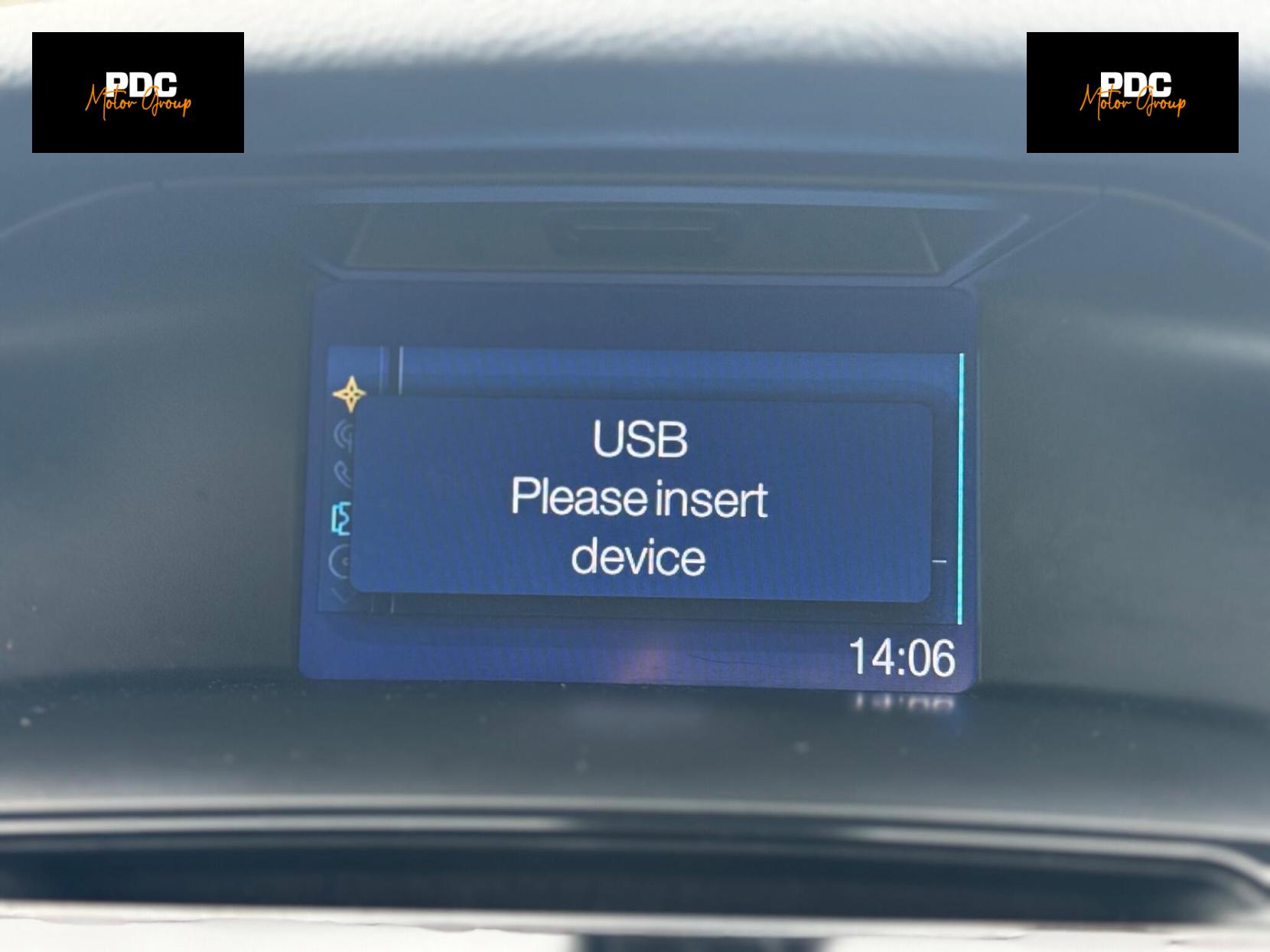 Ford Focus 1.0T EcoBoost Titanium Navigator Euro 5 (s/s) 5dr