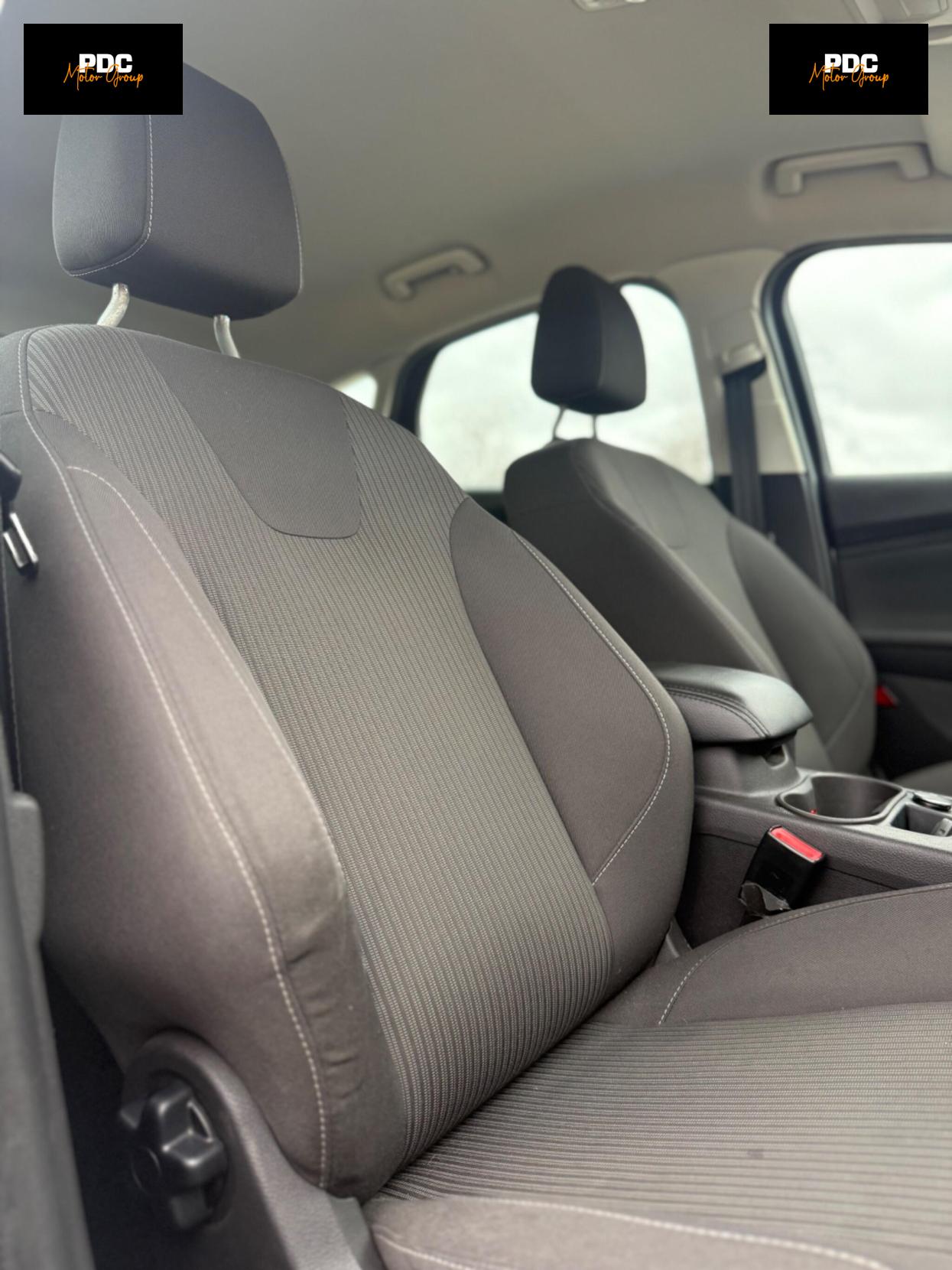 Ford Focus 1.0T EcoBoost Titanium Navigator Euro 5 (s/s) 5dr