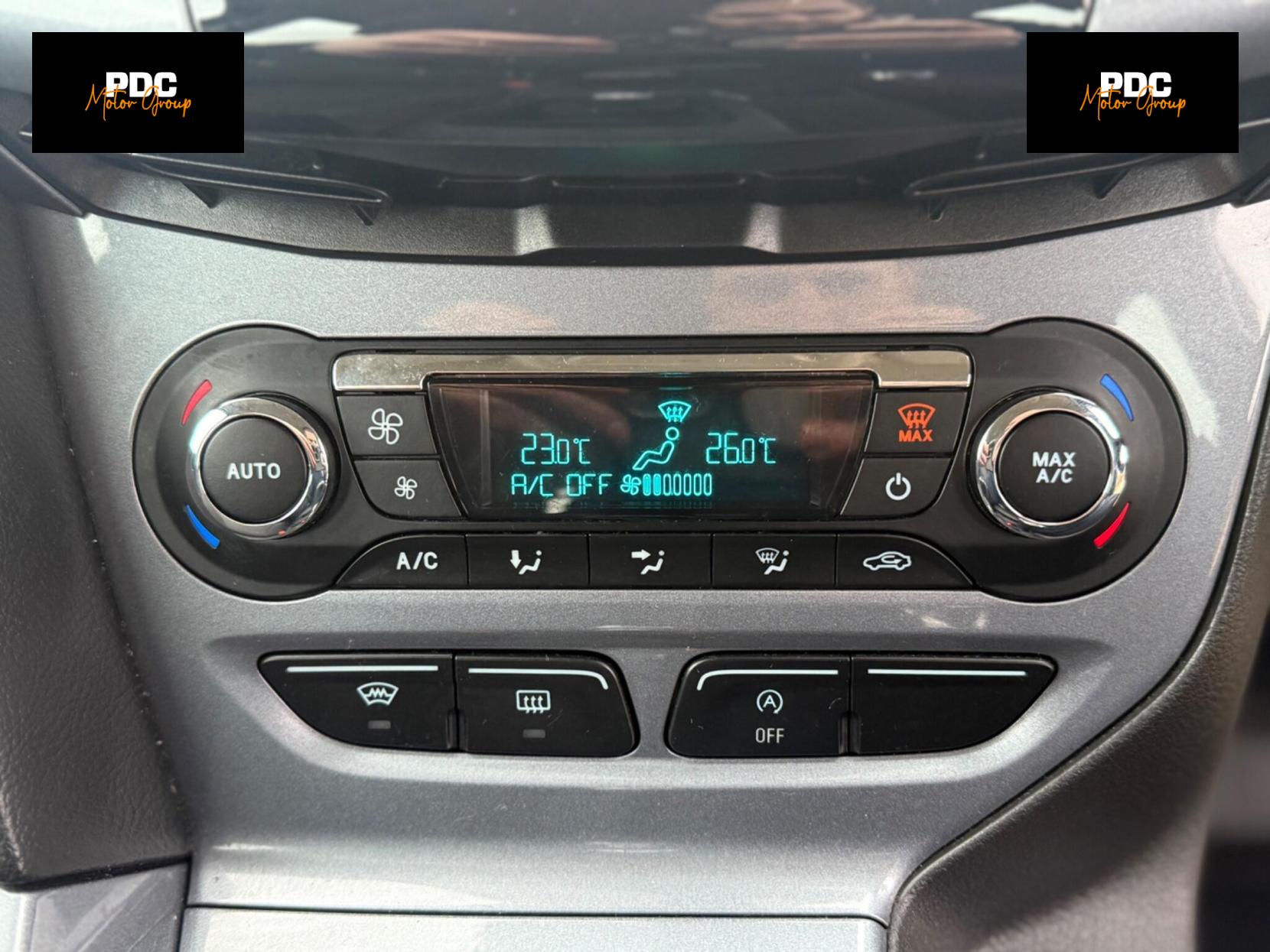 Ford Focus 1.0T EcoBoost Titanium Navigator Euro 5 (s/s) 5dr