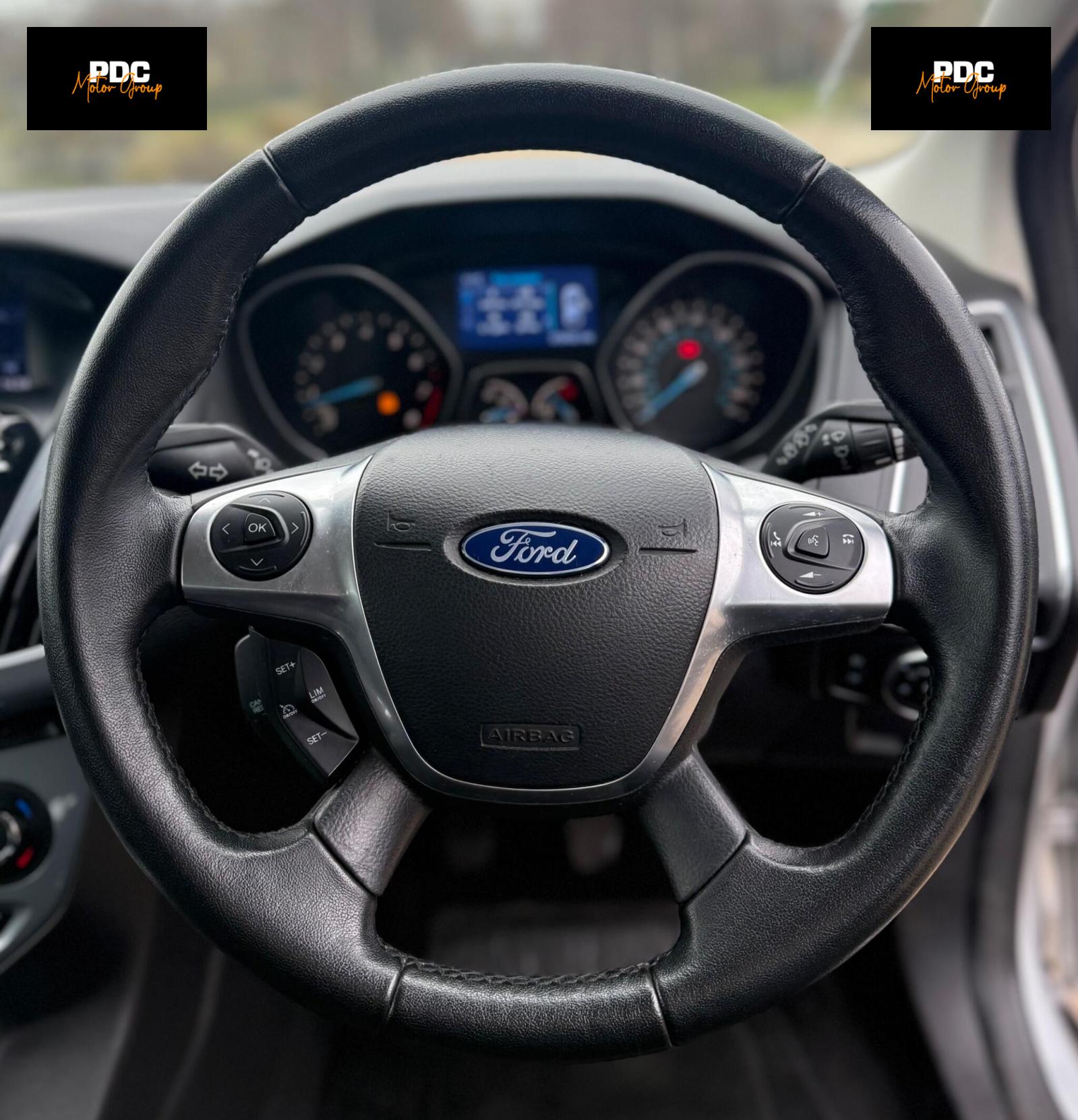 Ford Focus 1.0T EcoBoost Titanium Navigator Euro 5 (s/s) 5dr