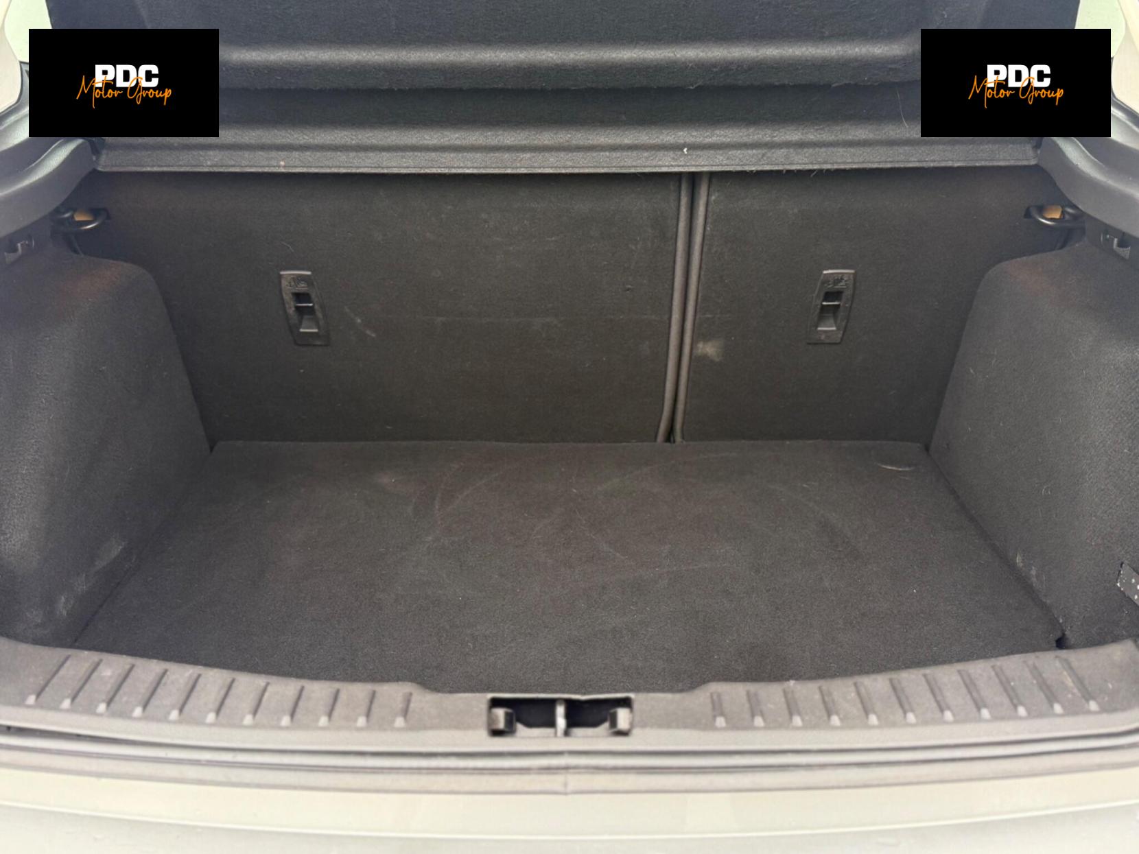 Ford Focus 1.0T EcoBoost Titanium Navigator Euro 5 (s/s) 5dr