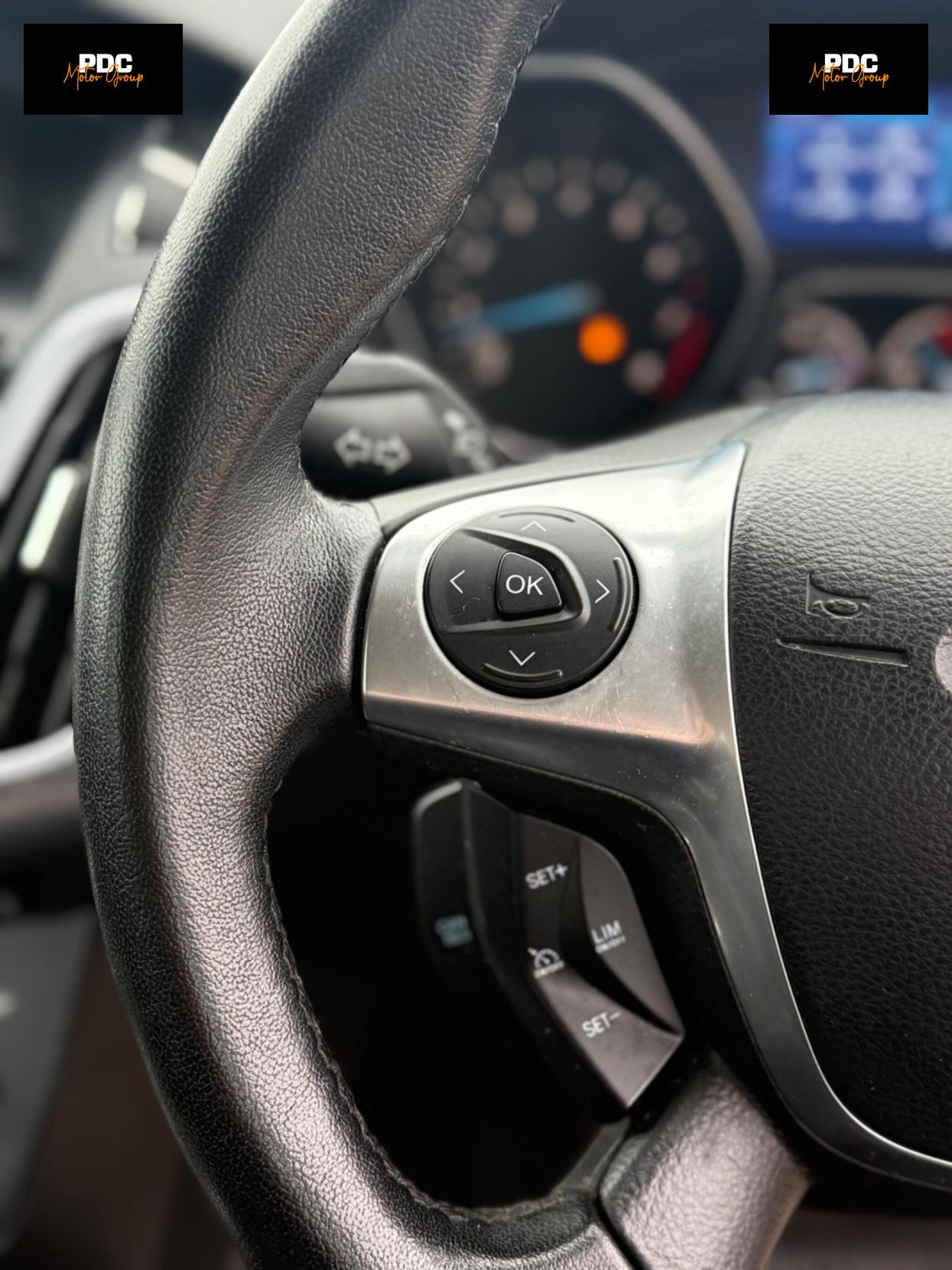 Ford Focus 1.0T EcoBoost Titanium Navigator Euro 5 (s/s) 5dr