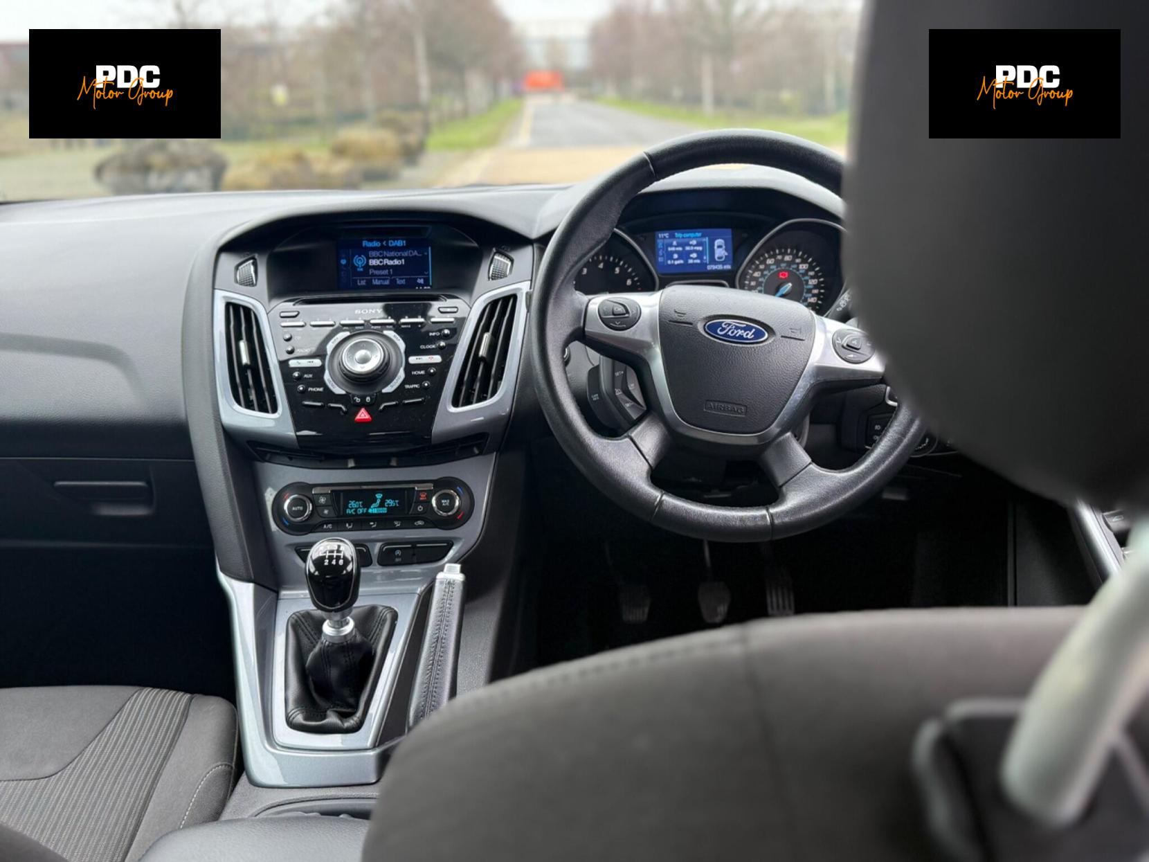 Ford Focus 1.0T EcoBoost Titanium Navigator Euro 5 (s/s) 5dr