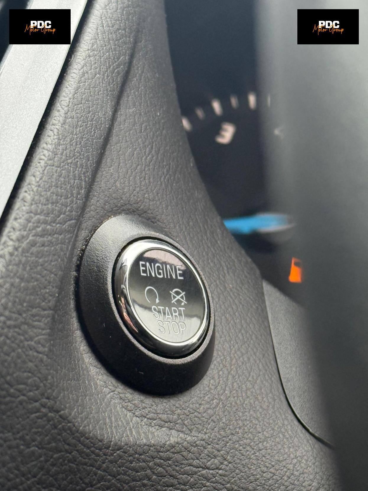 Ford Focus 1.0T EcoBoost Titanium Navigator Euro 5 (s/s) 5dr