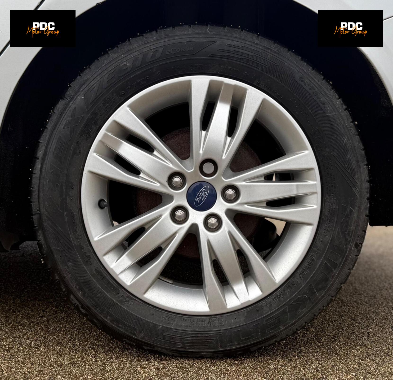 Ford Focus 1.0T EcoBoost Titanium Navigator Euro 5 (s/s) 5dr