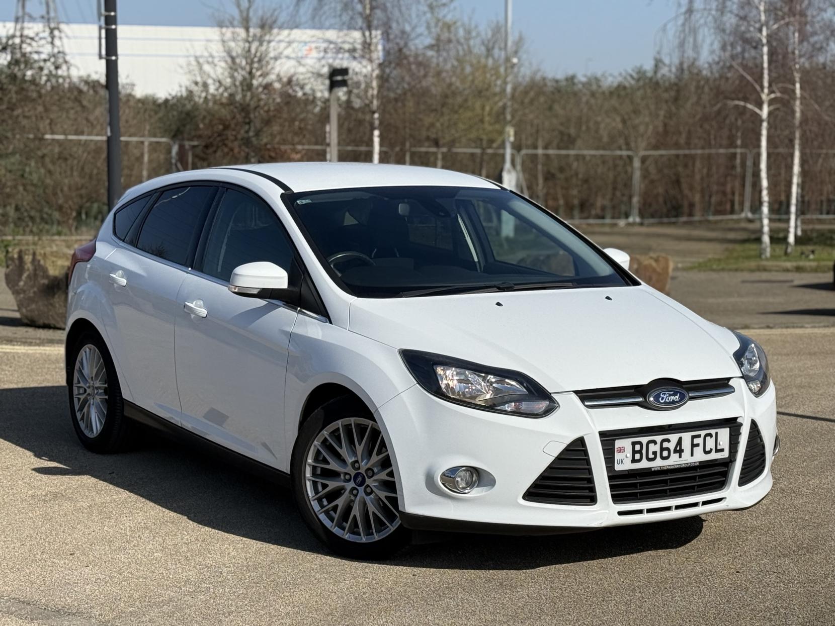 Ford Focus 1.6 Zetec Hatchback 5dr Petrol Powershift Euro 5 (125 ps)