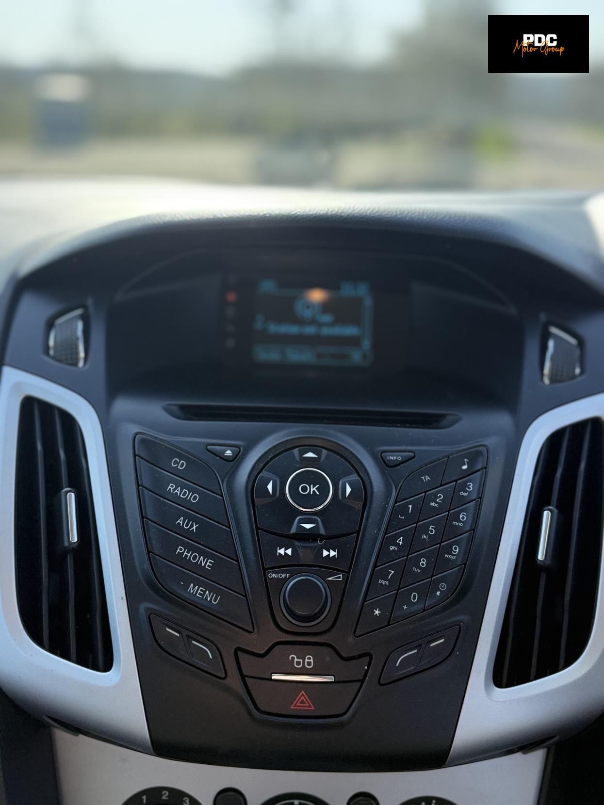 Ford Focus 1.6 Zetec Hatchback 5dr Petrol Powershift Euro 5 (125 ps)