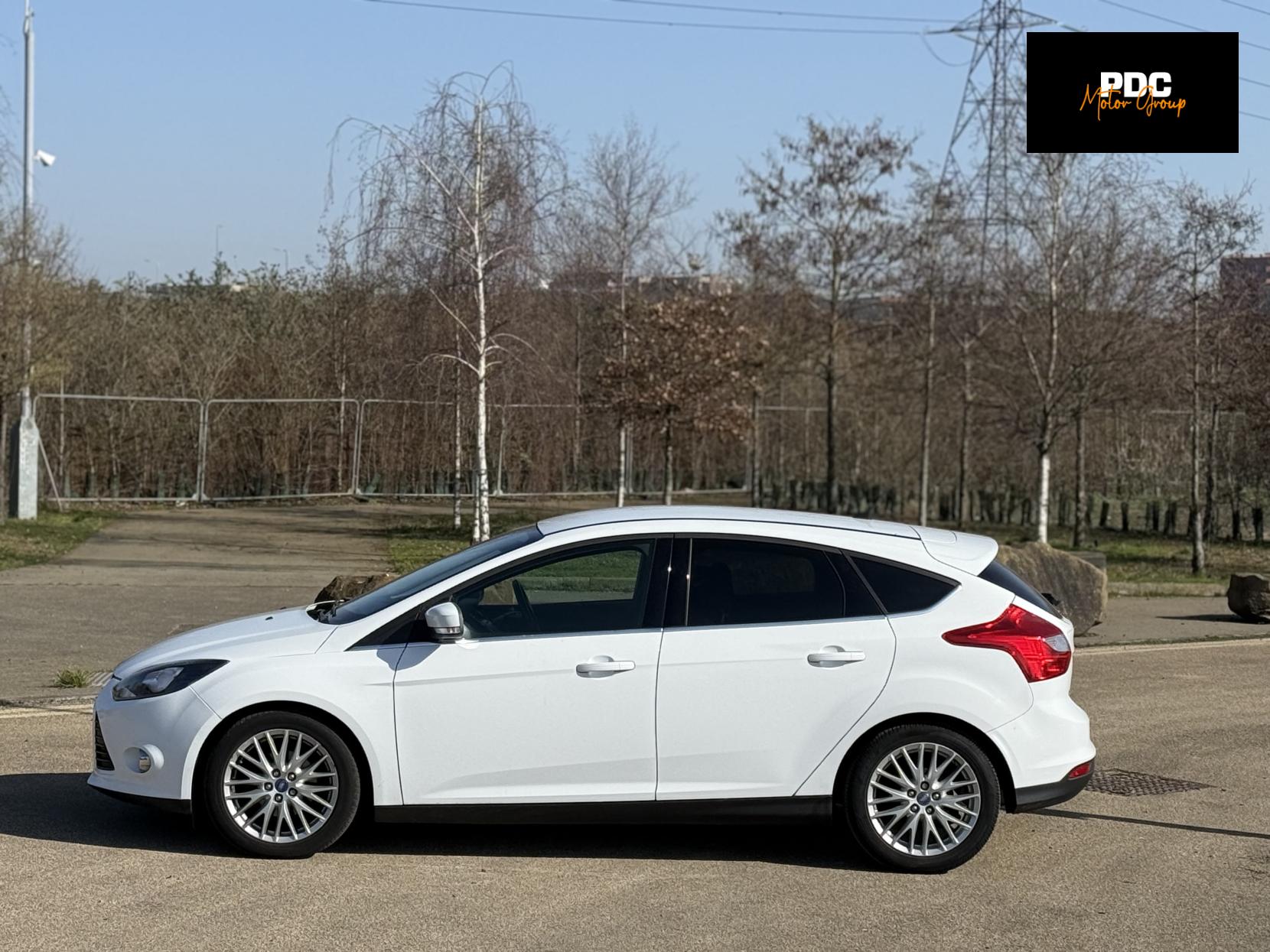 Ford Focus 1.6 Zetec Hatchback 5dr Petrol Powershift Euro 5 (125 ps)