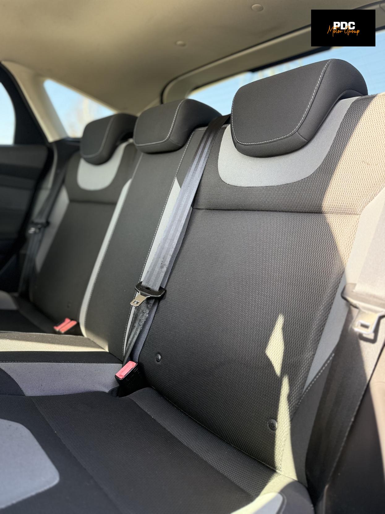 Ford Focus 1.6 Zetec Hatchback 5dr Petrol Powershift Euro 5 (125 ps)