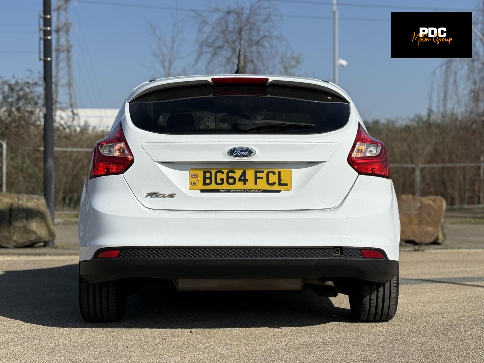 Ford Focus 1.6 Zetec Hatchback 5dr Petrol Powershift Euro 5 (125 ps)