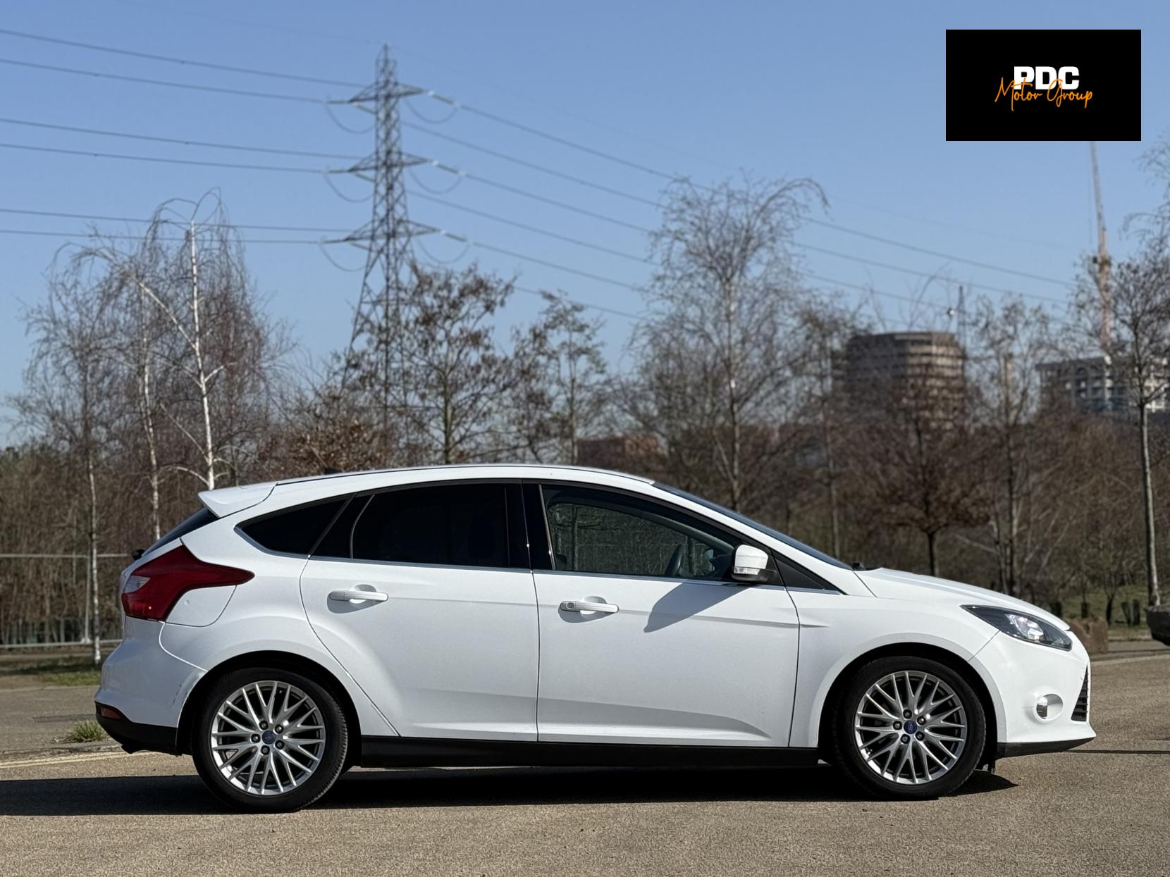 Ford Focus 1.6 Zetec Hatchback 5dr Petrol Powershift Euro 5 (125 ps)