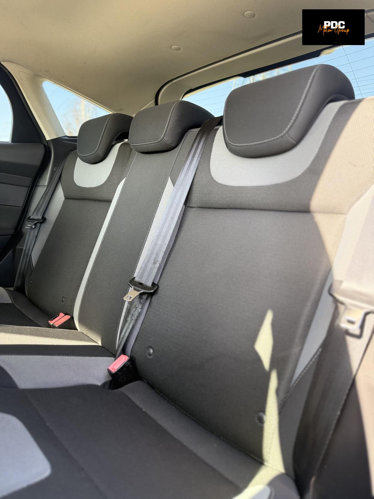 Ford Focus 1.6 Zetec Hatchback 5dr Petrol Powershift Euro 5 (125 ps)