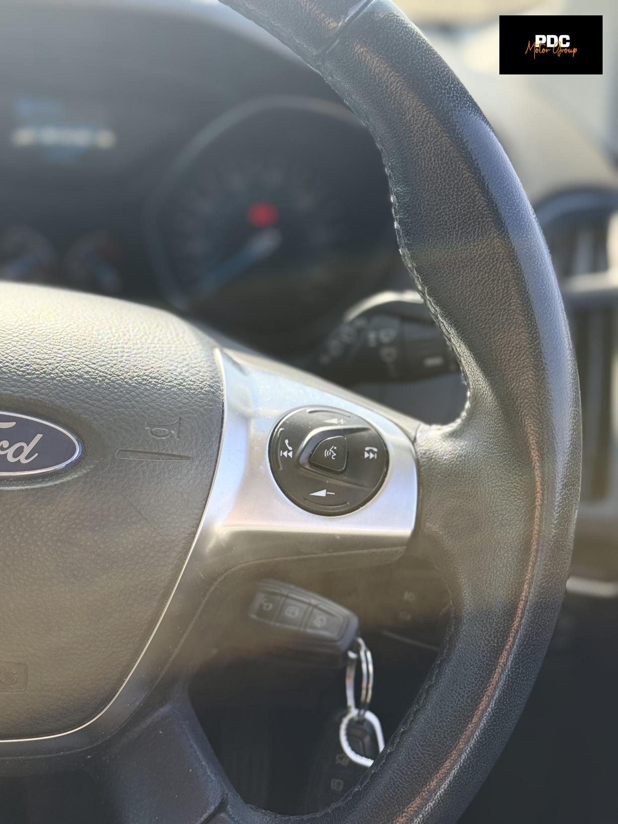 Ford Focus 1.6 Zetec Hatchback 5dr Petrol Powershift Euro 5 (125 ps)