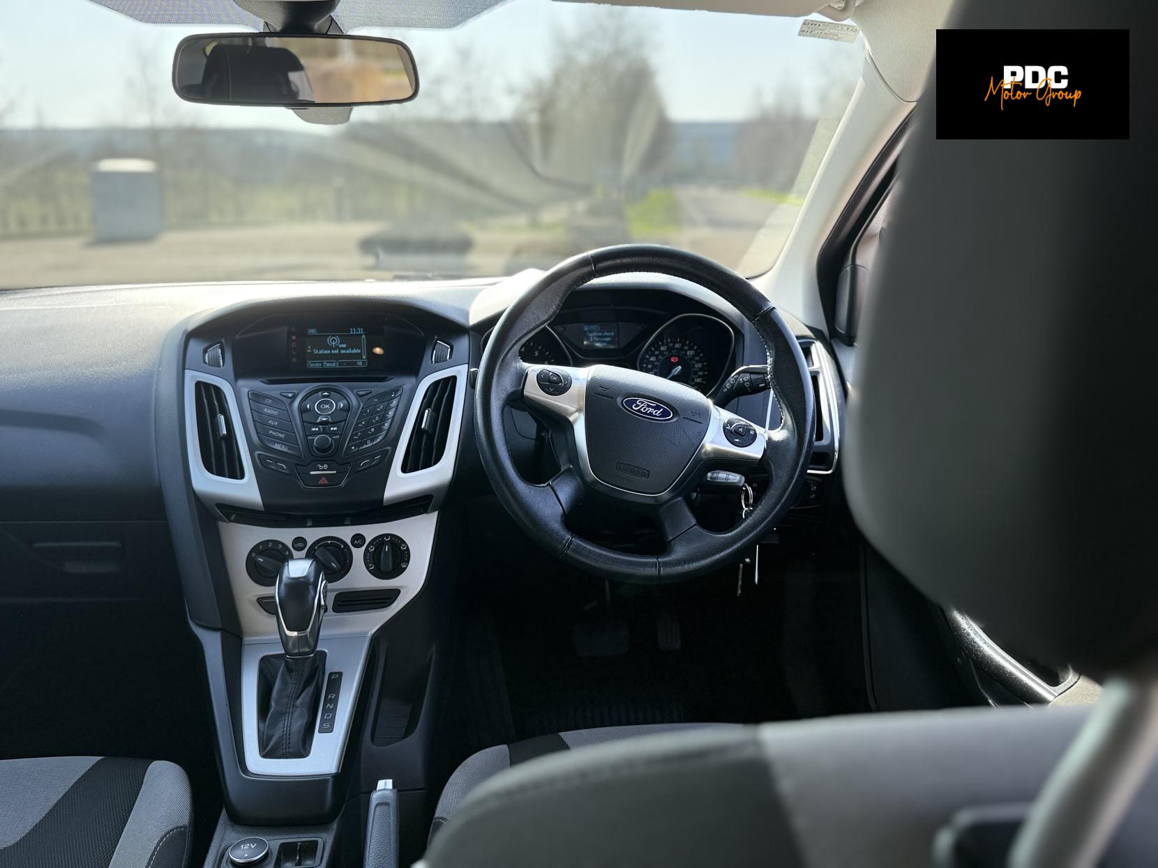 Ford Focus 1.6 Zetec Hatchback 5dr Petrol Powershift Euro 5 (125 ps)