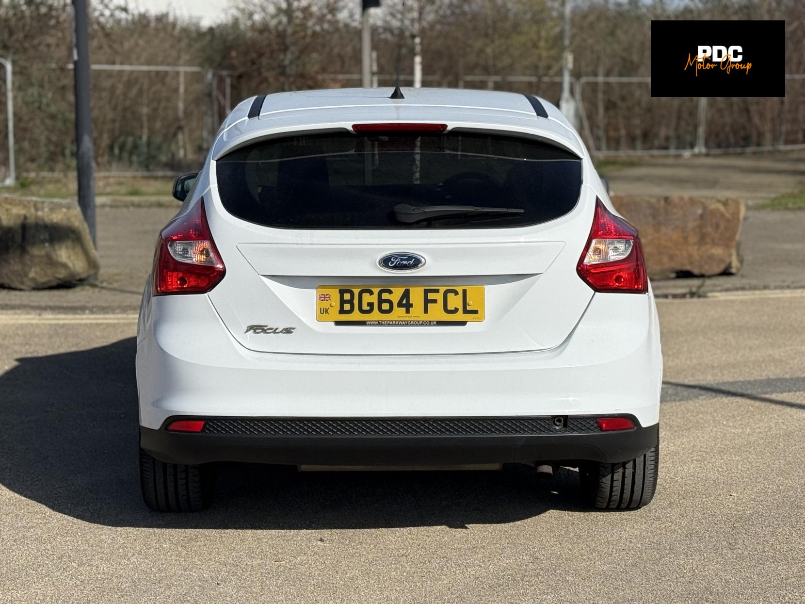 Ford Focus 1.6 Zetec Hatchback 5dr Petrol Powershift Euro 5 (125 ps)