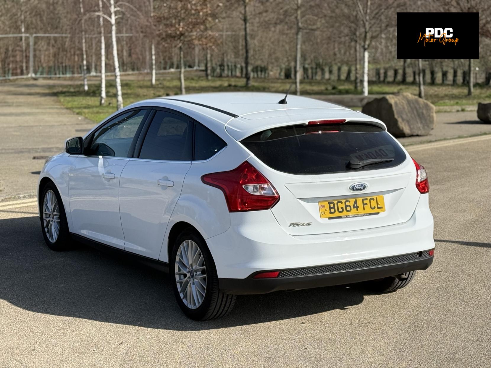 Ford Focus 1.6 Zetec Hatchback 5dr Petrol Powershift Euro 5 (125 ps)