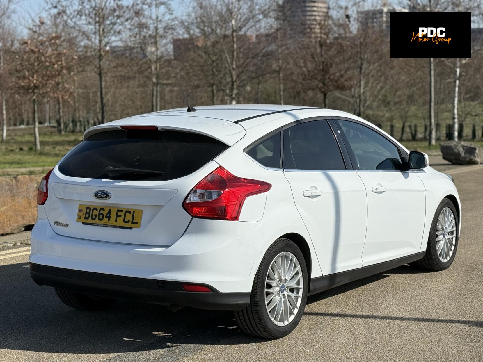 Ford Focus 1.6 Zetec Hatchback 5dr Petrol Powershift Euro 5 (125 ps)