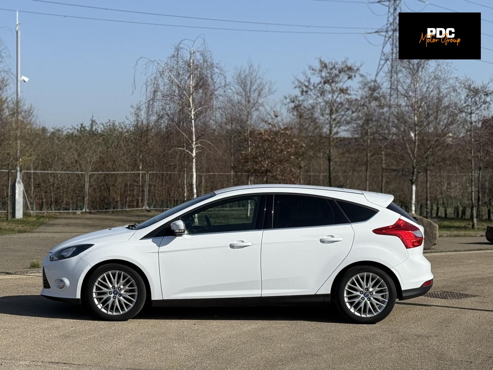 Ford Focus 1.6 Zetec Hatchback 5dr Petrol Powershift Euro 5 (125 ps)