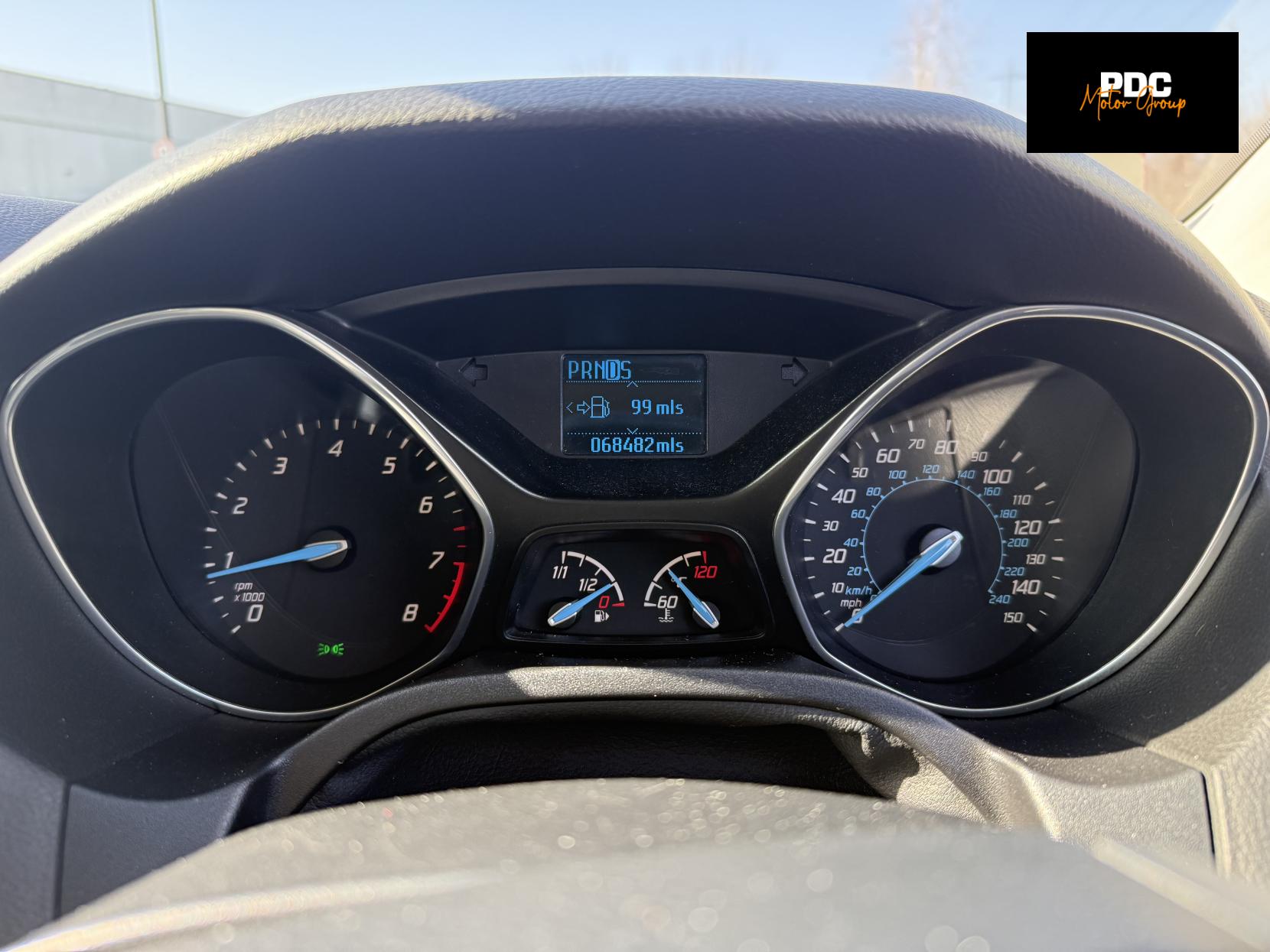 Ford Focus 1.6 Zetec Hatchback 5dr Petrol Powershift Euro 5 (125 ps)