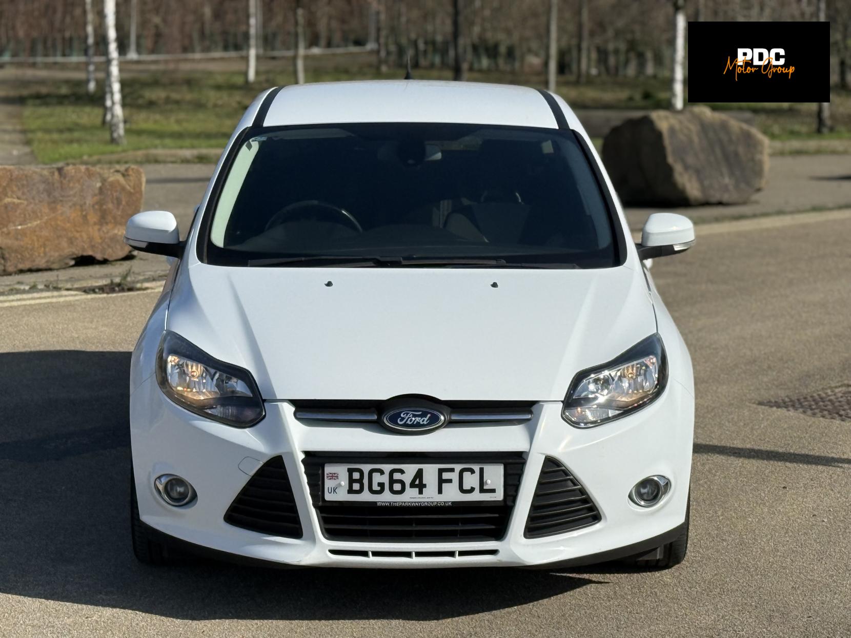 Ford Focus 1.6 Zetec Hatchback 5dr Petrol Powershift Euro 5 (125 ps)