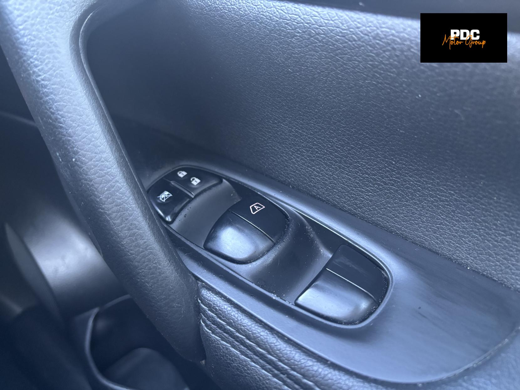 Nissan Qashqai 1.6 dCi Tekna SUV 5dr Diesel XTRON 2WD Euro 6 (s/s) (130 ps)