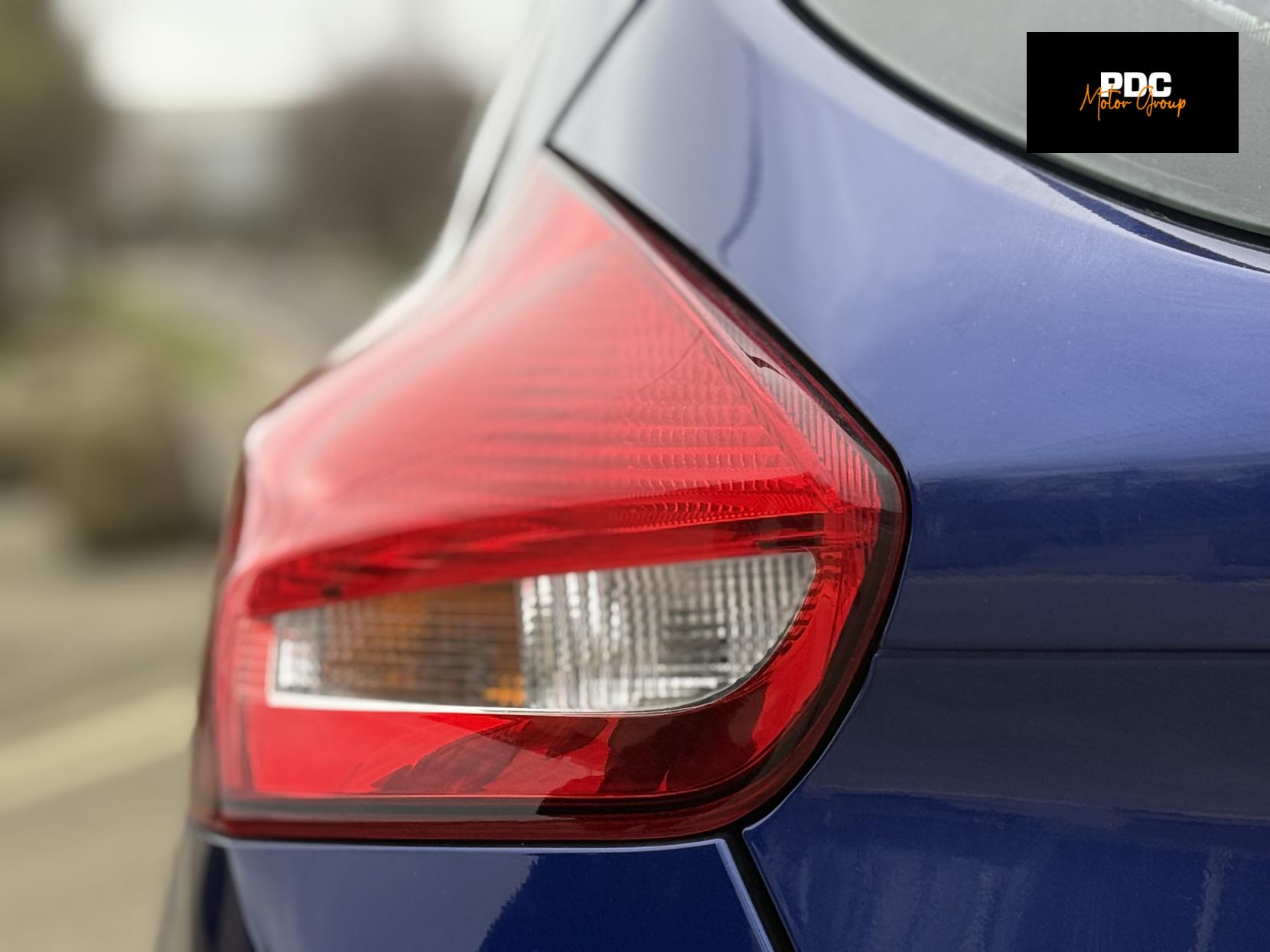 Ford Focus 1.6 Zetec Hatchback 5dr Petrol Powershift Euro 6 (125 ps)