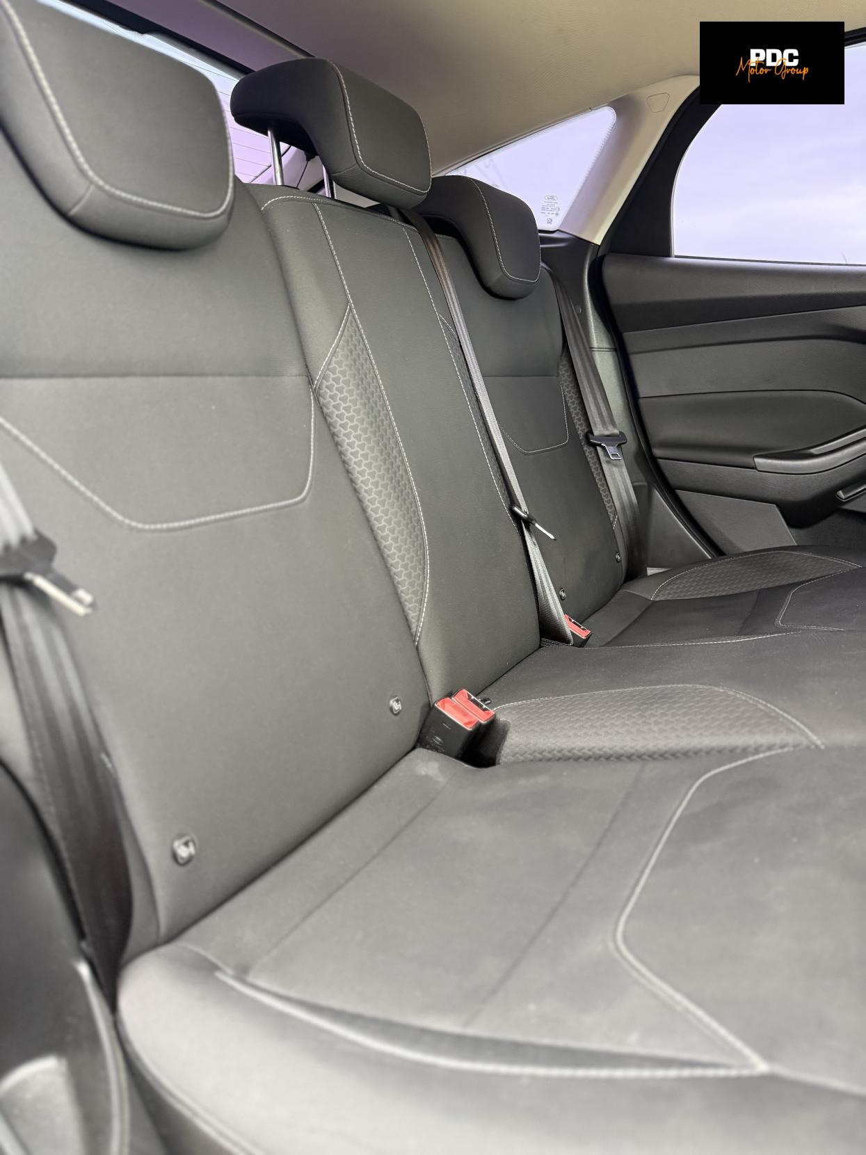 Ford Focus 1.6 Zetec Hatchback 5dr Petrol Powershift Euro 6 (125 ps)