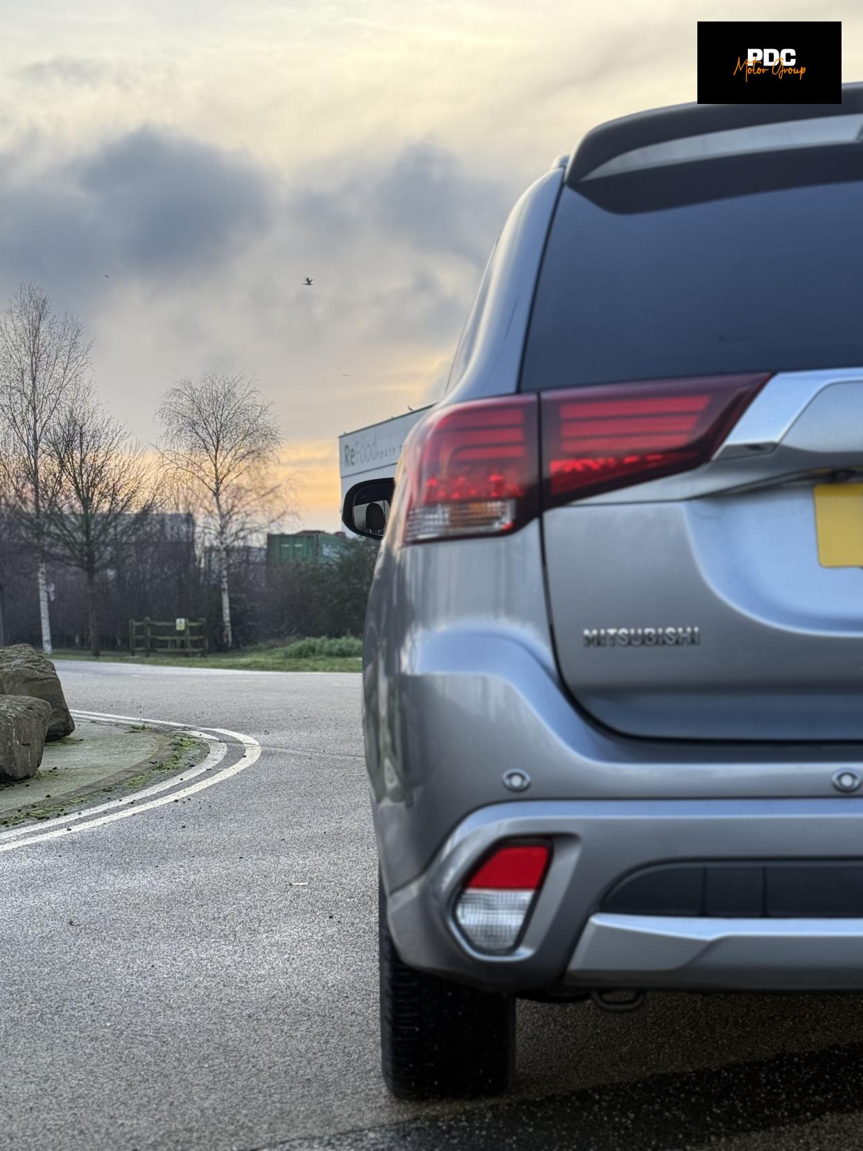 Mitsubishi Outlander 2.0h 12kWh 5hs SUV 5dr Petrol Plug-in Hybrid CVT 4WD Euro 6 (s/s) (200 ps)