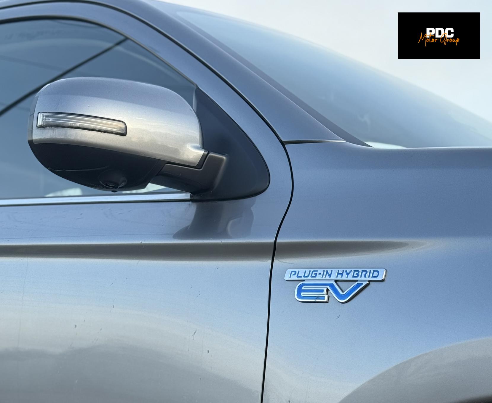 Mitsubishi Outlander 2.0h 12kWh 5hs SUV 5dr Petrol Plug-in Hybrid CVT 4WD Euro 6 (s/s) (200 ps)