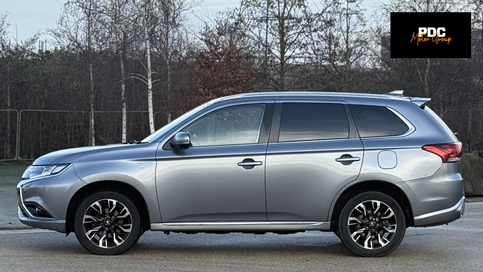 Mitsubishi Outlander 2.0h 12kWh 5hs SUV 5dr Petrol Plug-in Hybrid CVT 4WD Euro 6 (s/s) (200 ps)