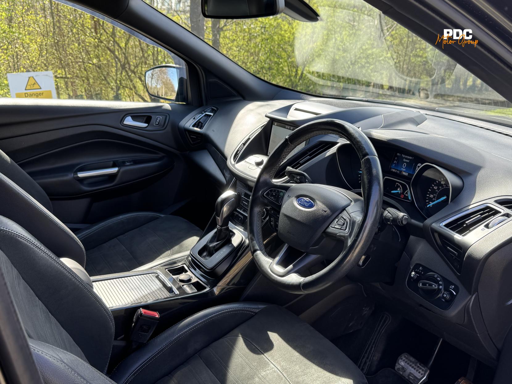 Ford Kuga 2.0 TDCi ST-Line SUV 5dr Diesel Powershift AWD Euro 6 (s/s) (180 ps)