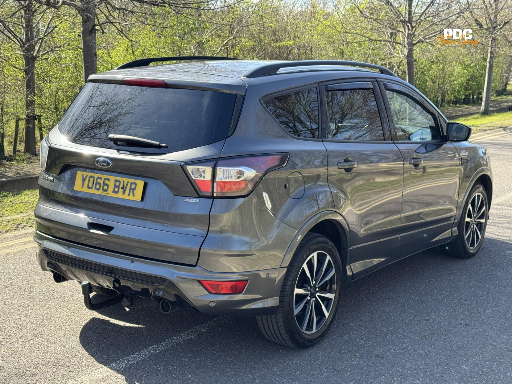 Ford Kuga 2.0 TDCi ST-Line SUV 5dr Diesel Powershift AWD Euro 6 (s/s) (180 ps)