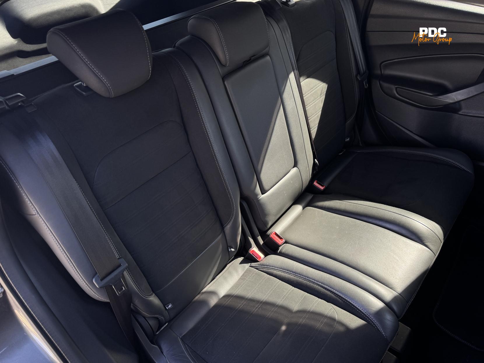 Ford Kuga 2.0 TDCi ST-Line SUV 5dr Diesel Powershift AWD Euro 6 (s/s) (180 ps)