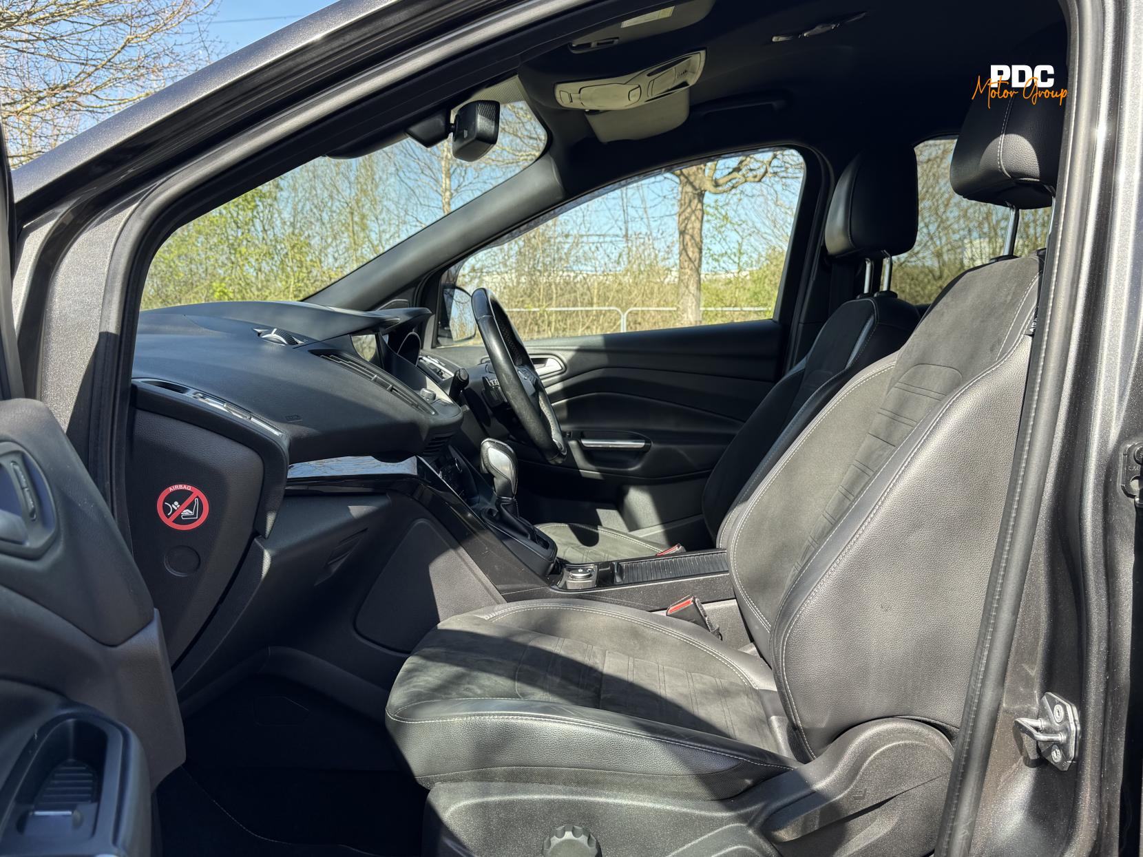 Ford Kuga 2.0 TDCi ST-Line SUV 5dr Diesel Powershift AWD Euro 6 (s/s) (180 ps)