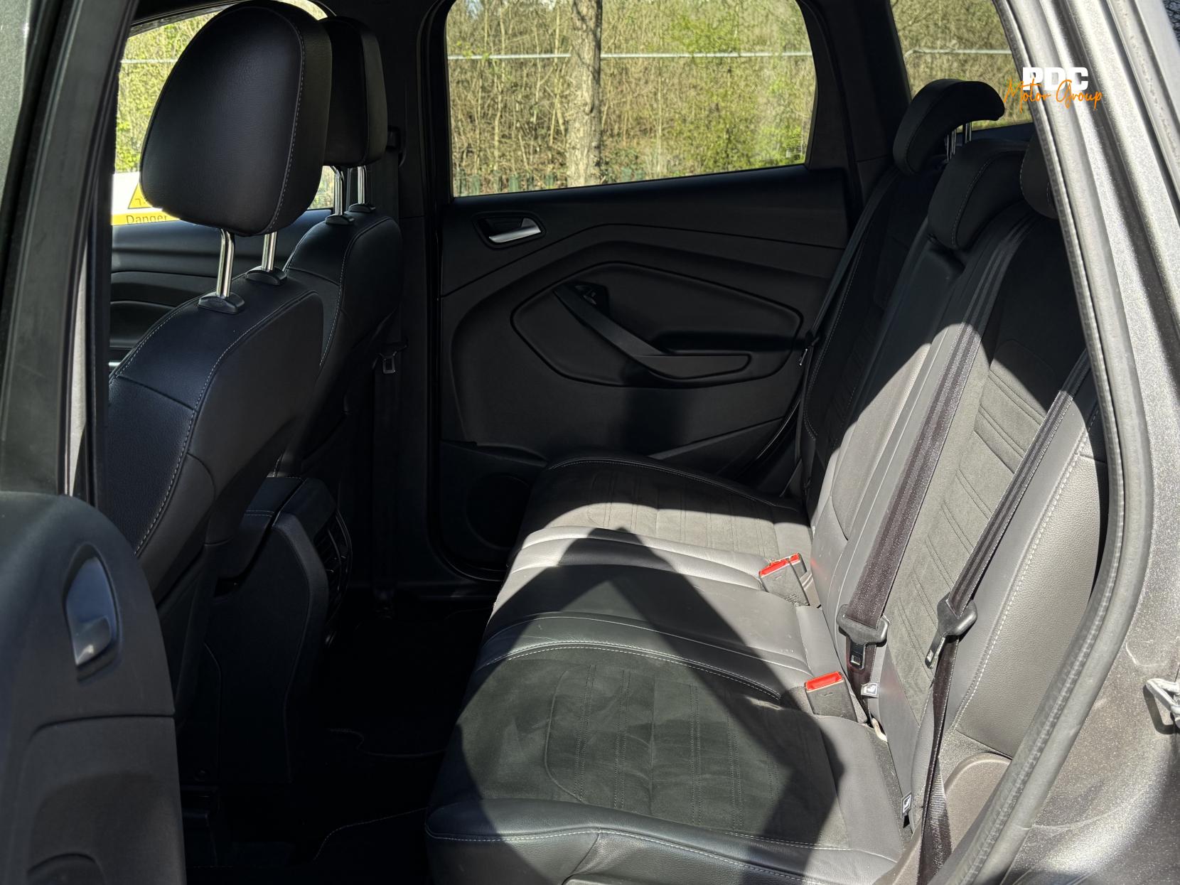 Ford Kuga 2.0 TDCi ST-Line SUV 5dr Diesel Powershift AWD Euro 6 (s/s) (180 ps)