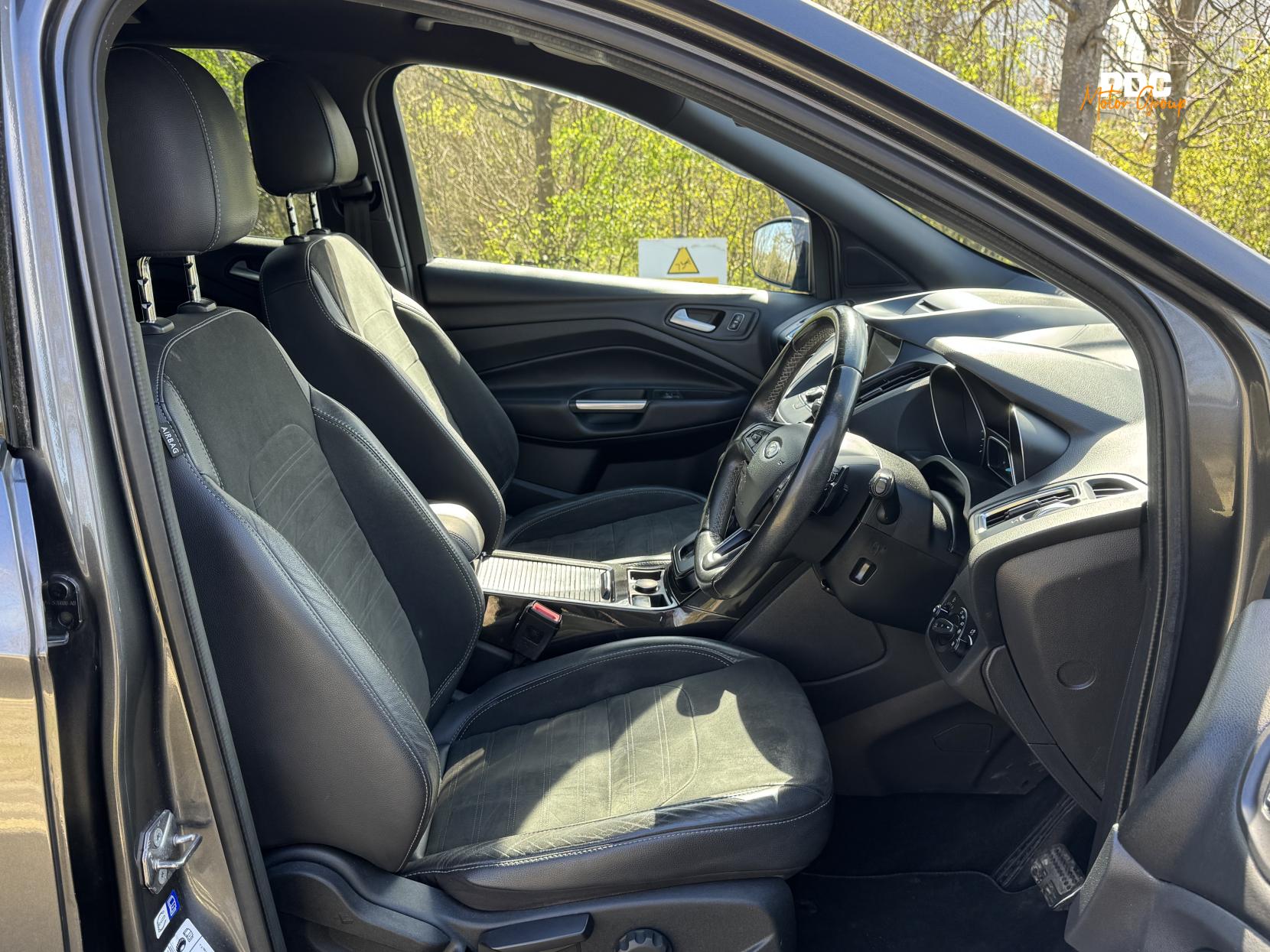 Ford Kuga 2.0 TDCi ST-Line SUV 5dr Diesel Powershift AWD Euro 6 (s/s) (180 ps)