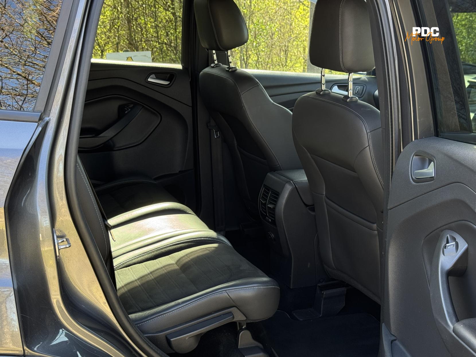 Ford Kuga 2.0 TDCi ST-Line SUV 5dr Diesel Powershift AWD Euro 6 (s/s) (180 ps)