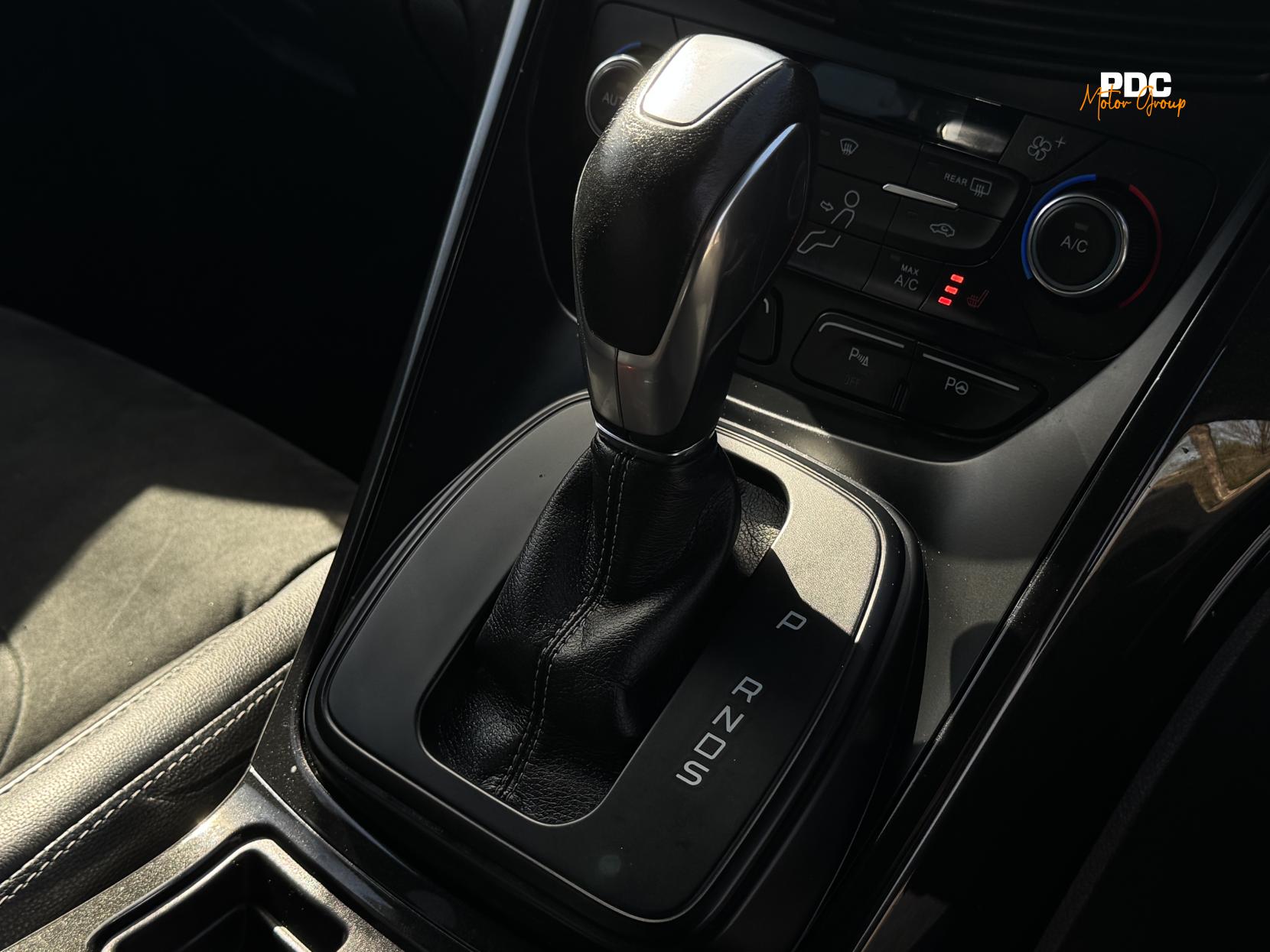 Ford Kuga 2.0 TDCi ST-Line SUV 5dr Diesel Powershift AWD Euro 6 (s/s) (180 ps)