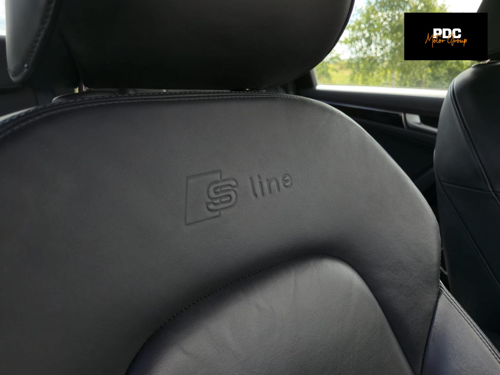 Audi A4 2.0 TFSI Black Edition Saloon 4dr Petrol S Tronic quattro Euro 5 (s/s) (211 ps)